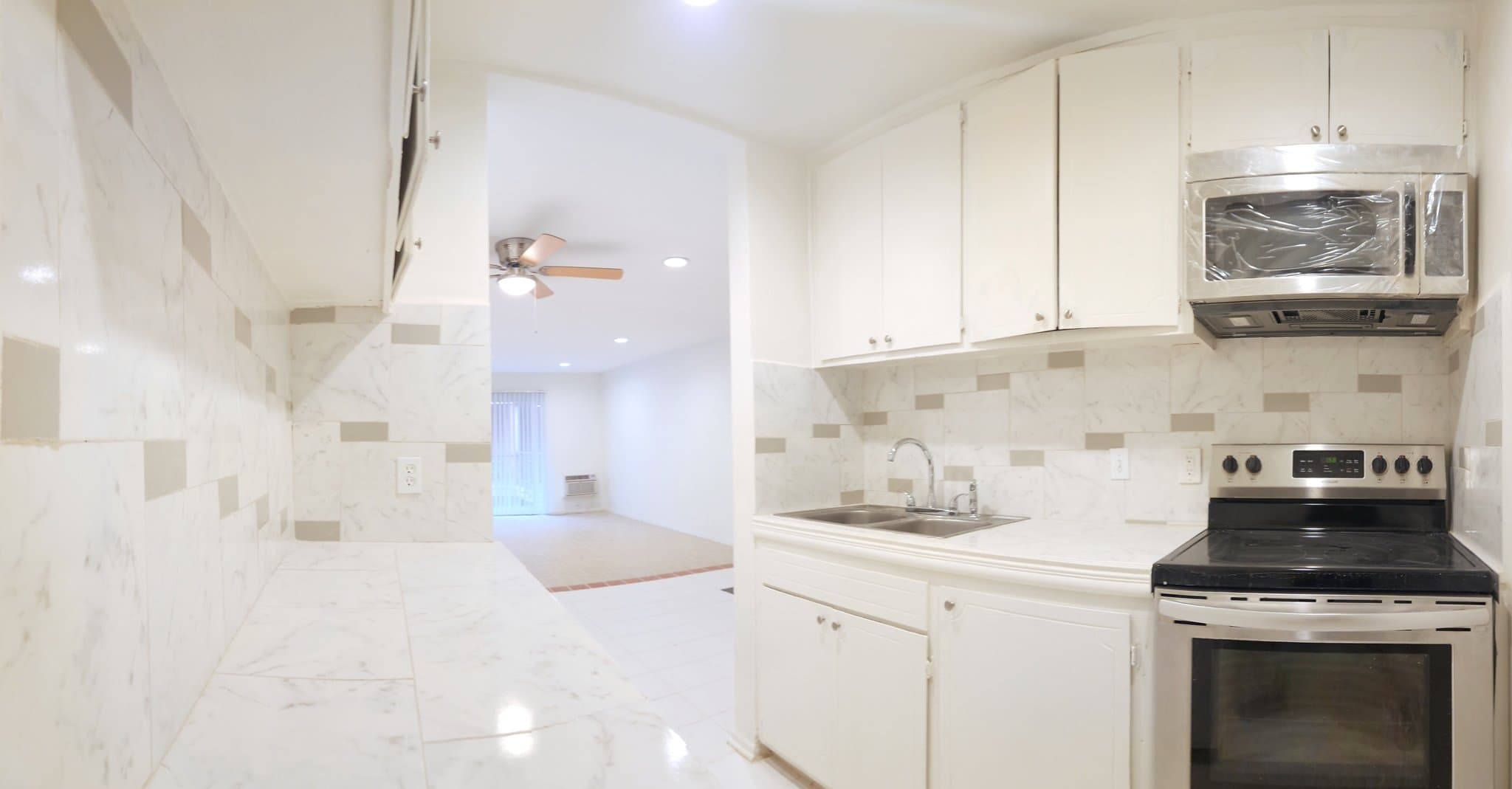 Van Nuys Apartment: 8108 Langdon Avenue