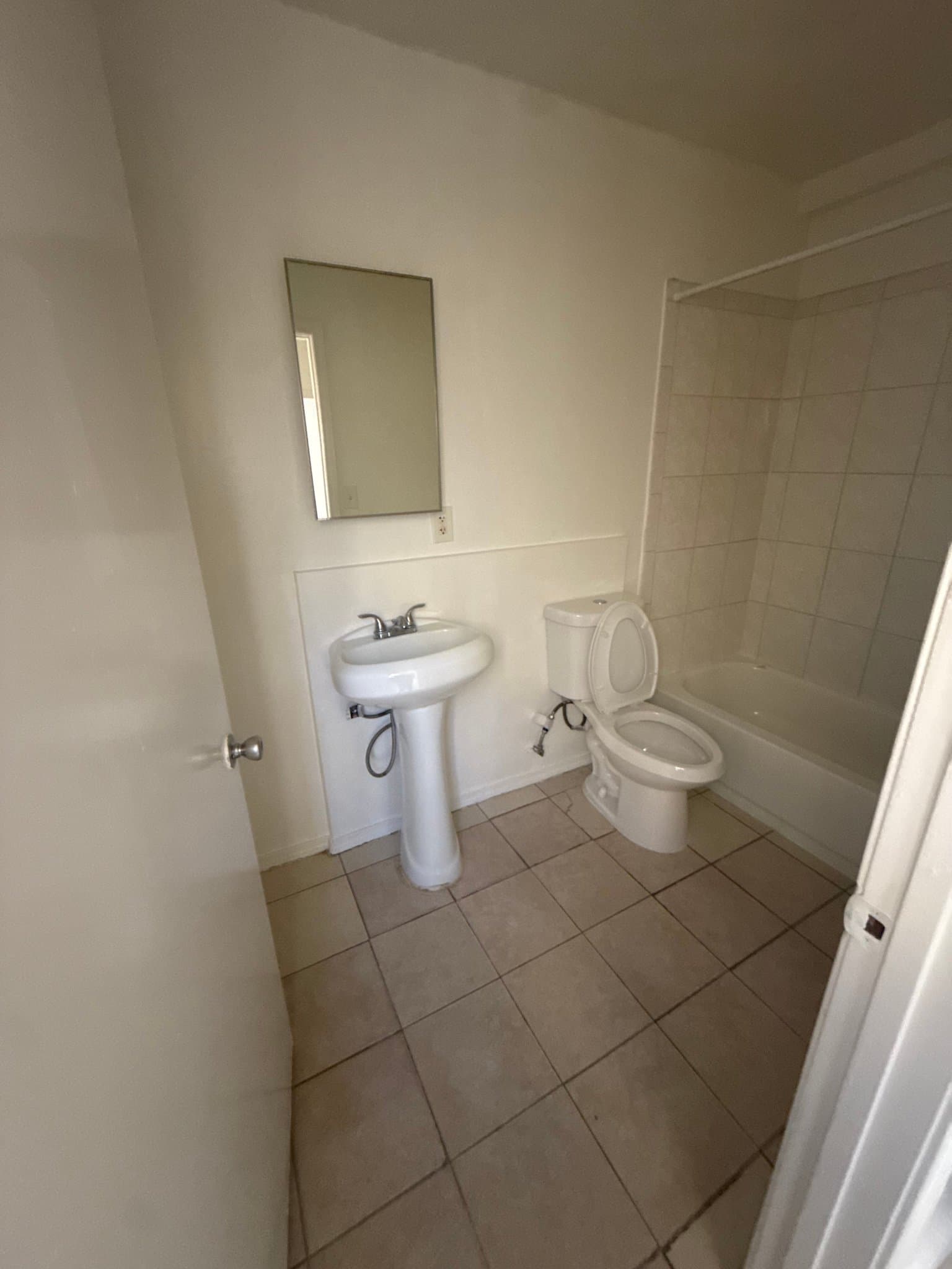 Reseda Apartment: 6645 Etiwanda Ave