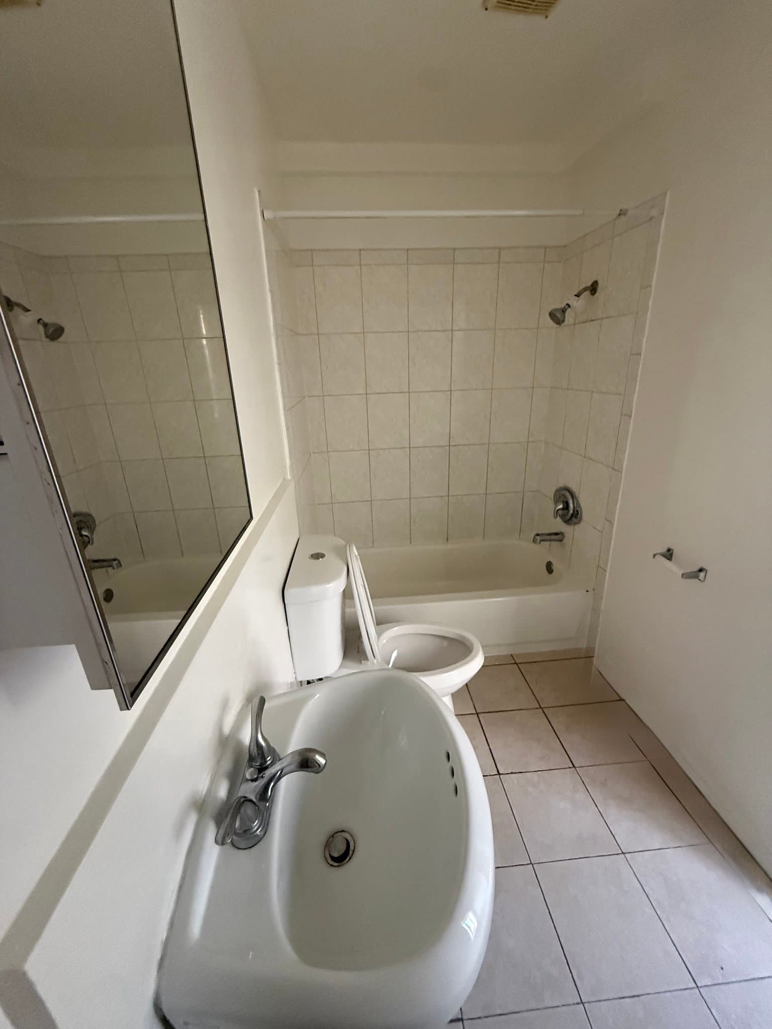 Reseda Apartment: 6645 Etiwanda Ave