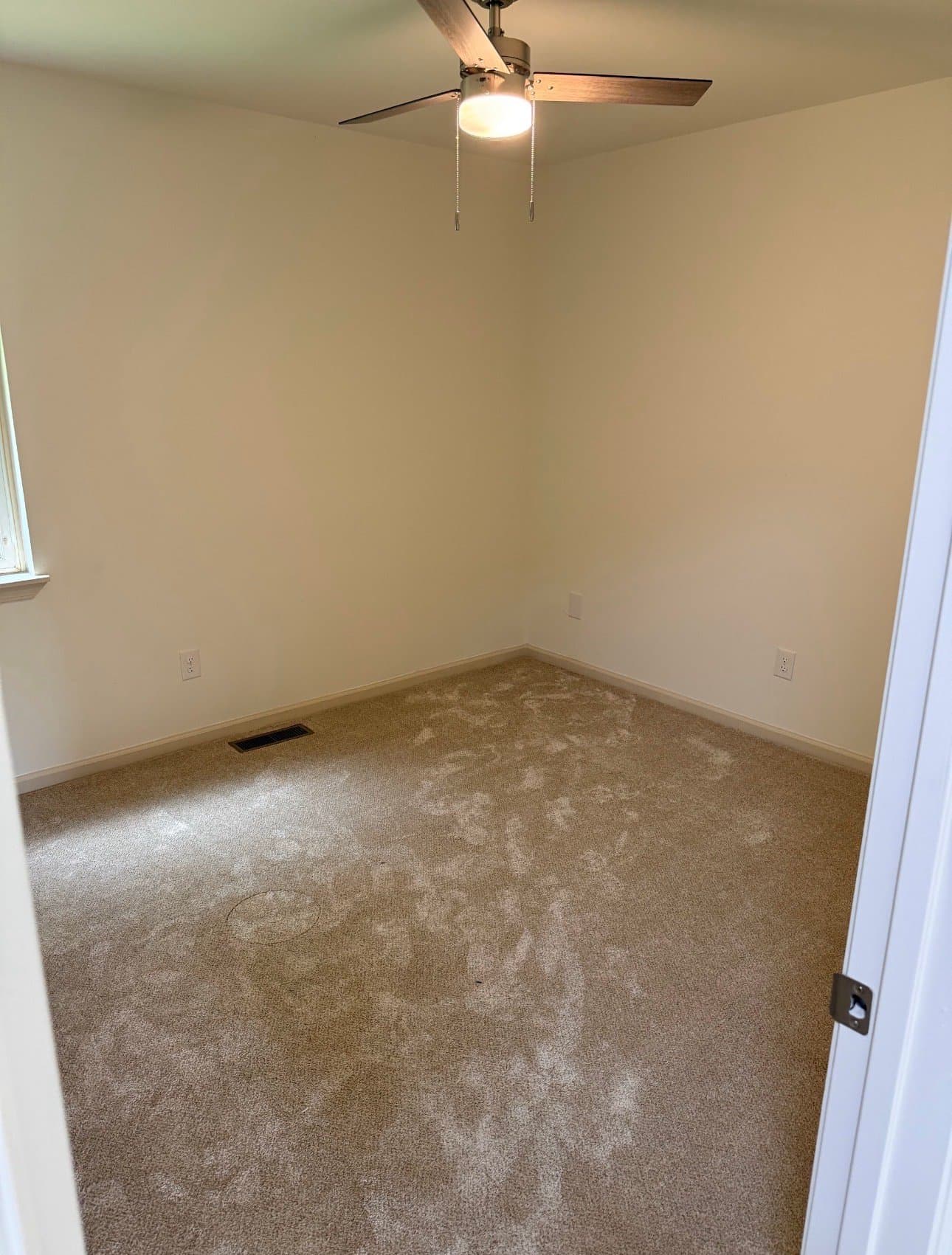 North Charleston House: 7685 Hunters Ridge Ln