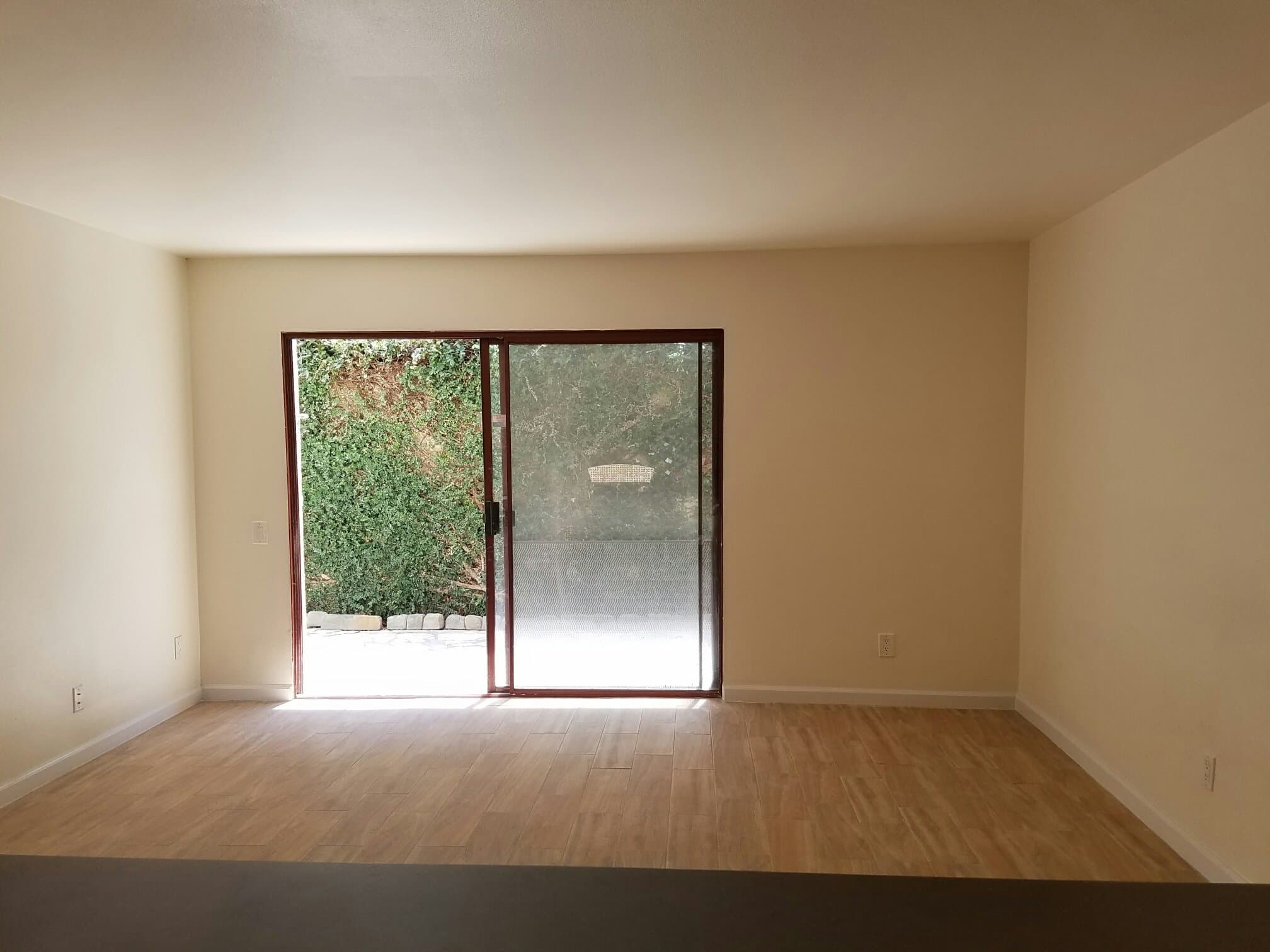 Canoga Park Condo: 6820 Remmet Ave