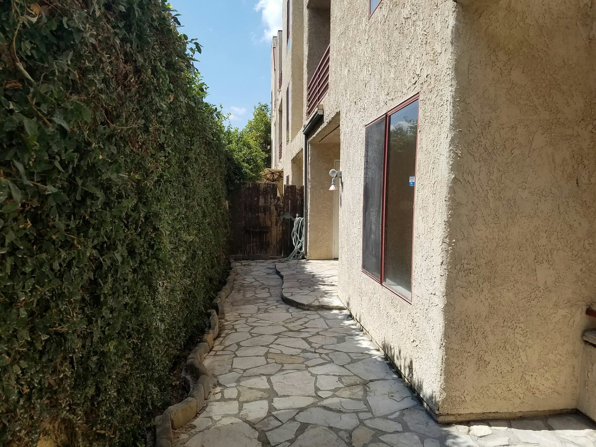 Canoga Park Condo: 6820 Remmet Ave