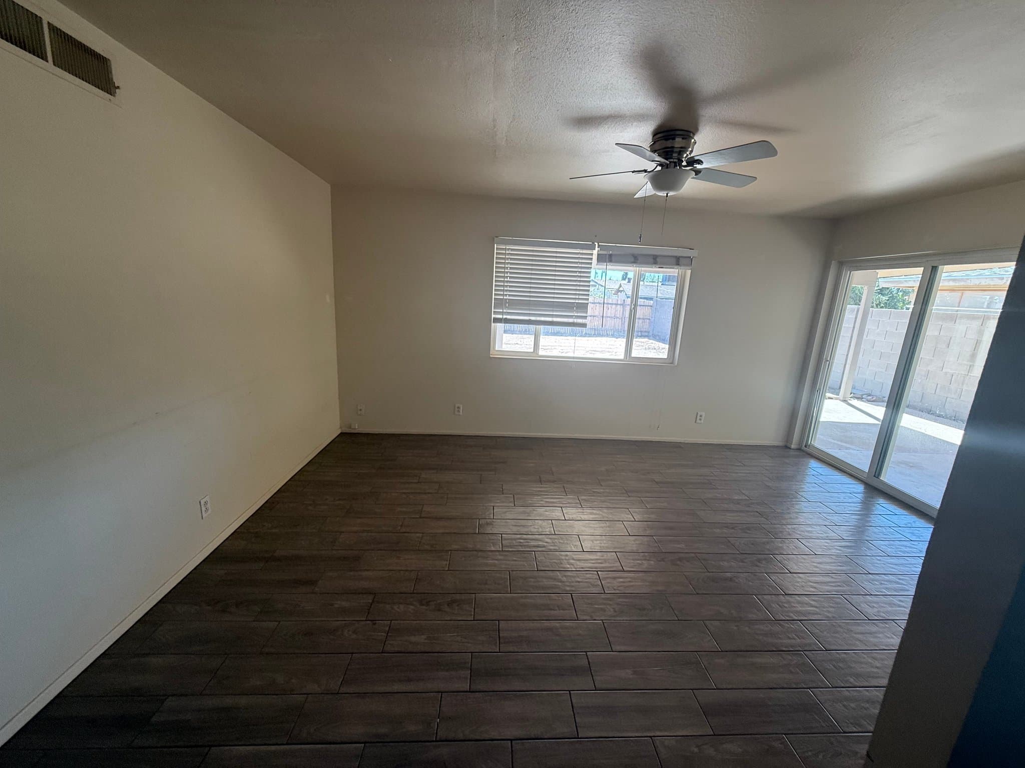 Mesa House: 531 e Franklin ave
