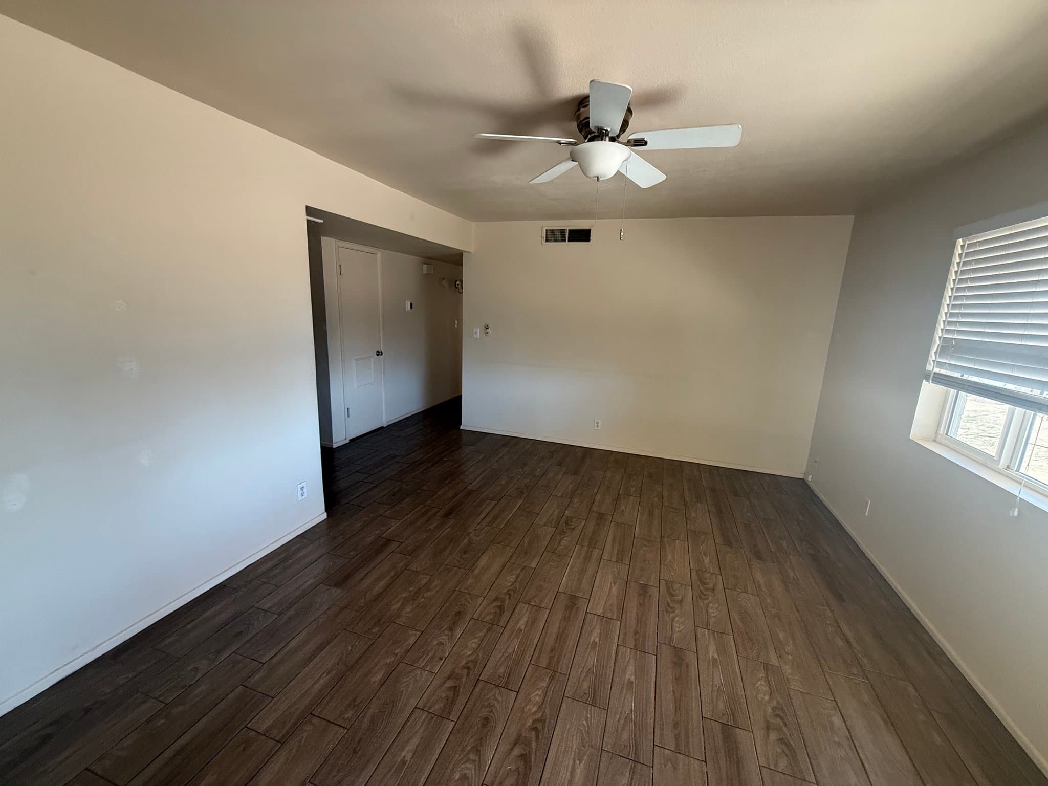 Mesa House: 531 e Franklin ave