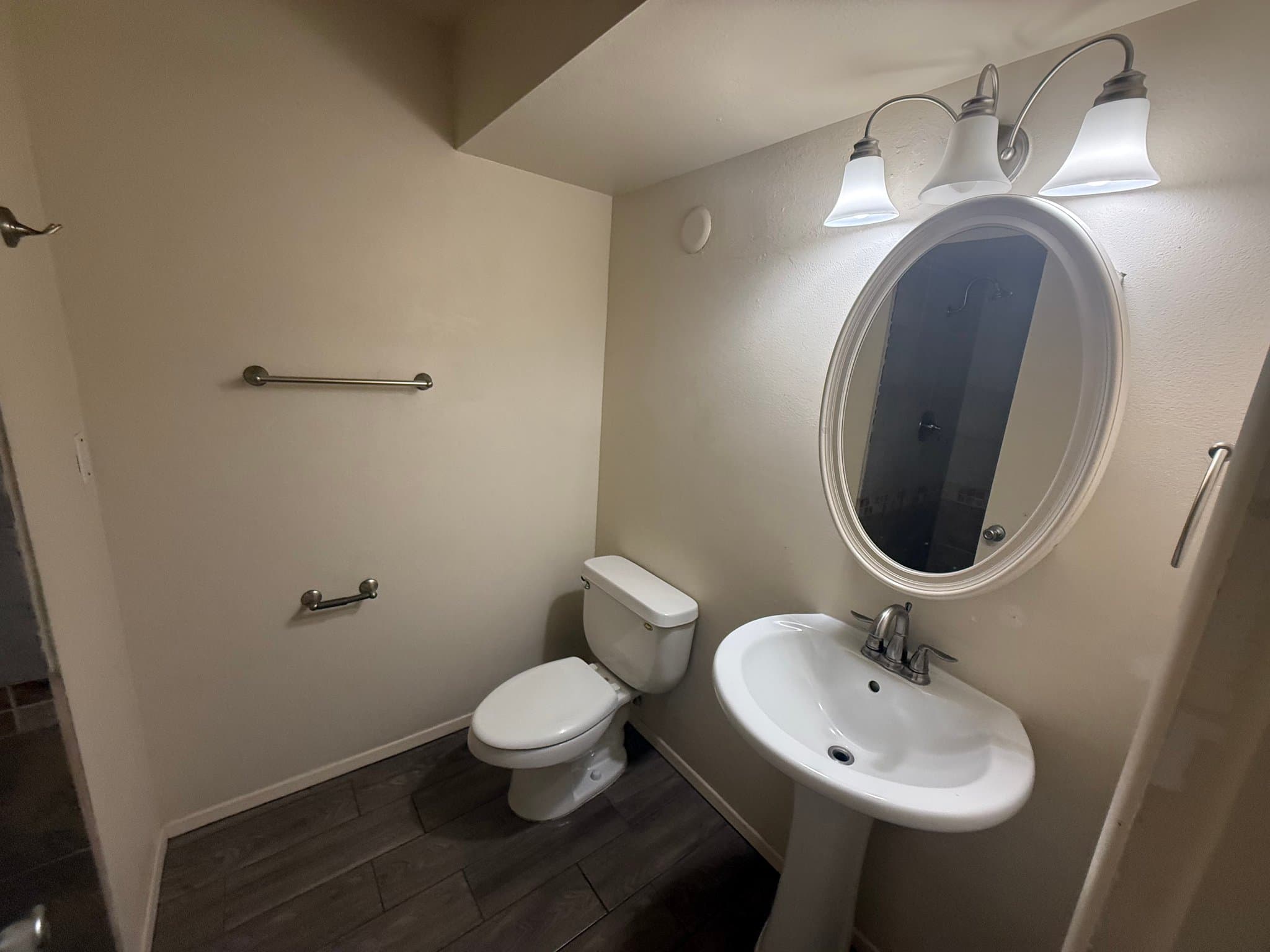 Mesa House: 531 e Franklin ave