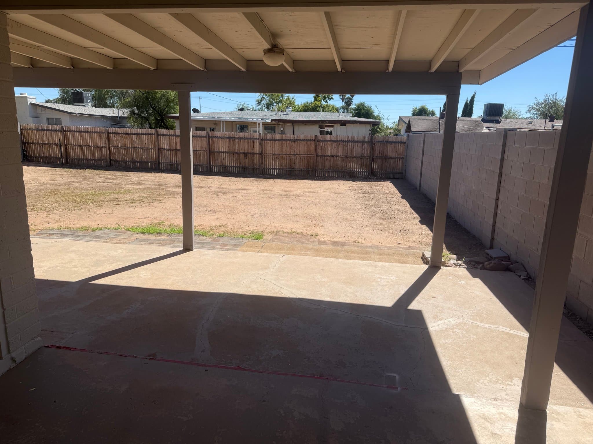 Mesa House: 531 e Franklin ave