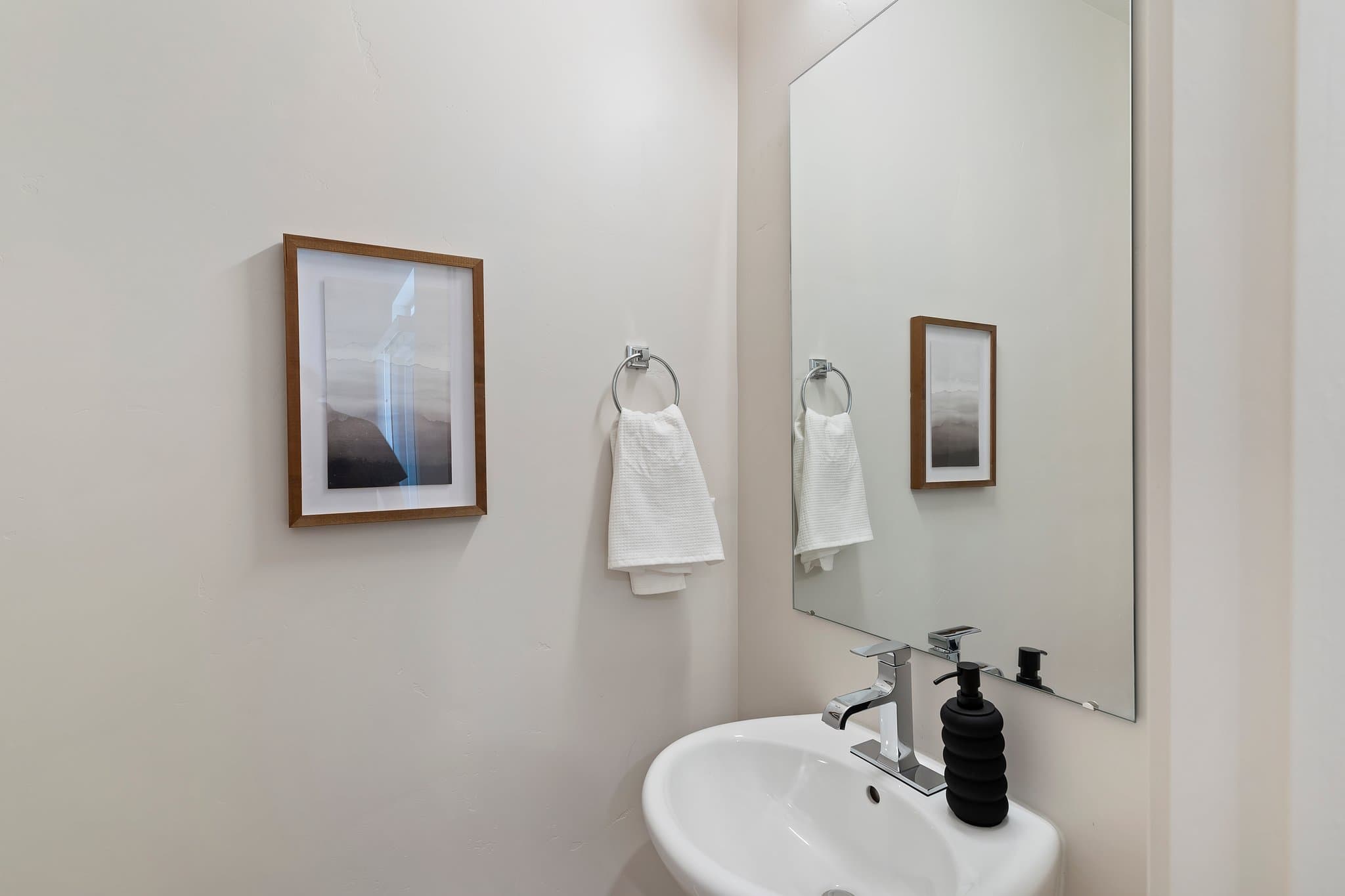 North Salt Lake Townhome: 824 W 1100 N