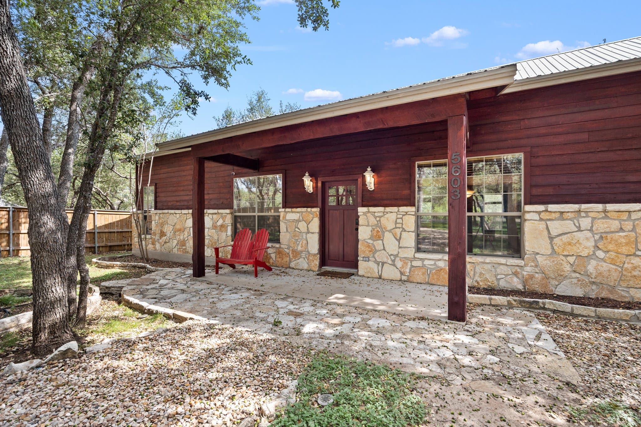 Austin House: 5603 Median Road