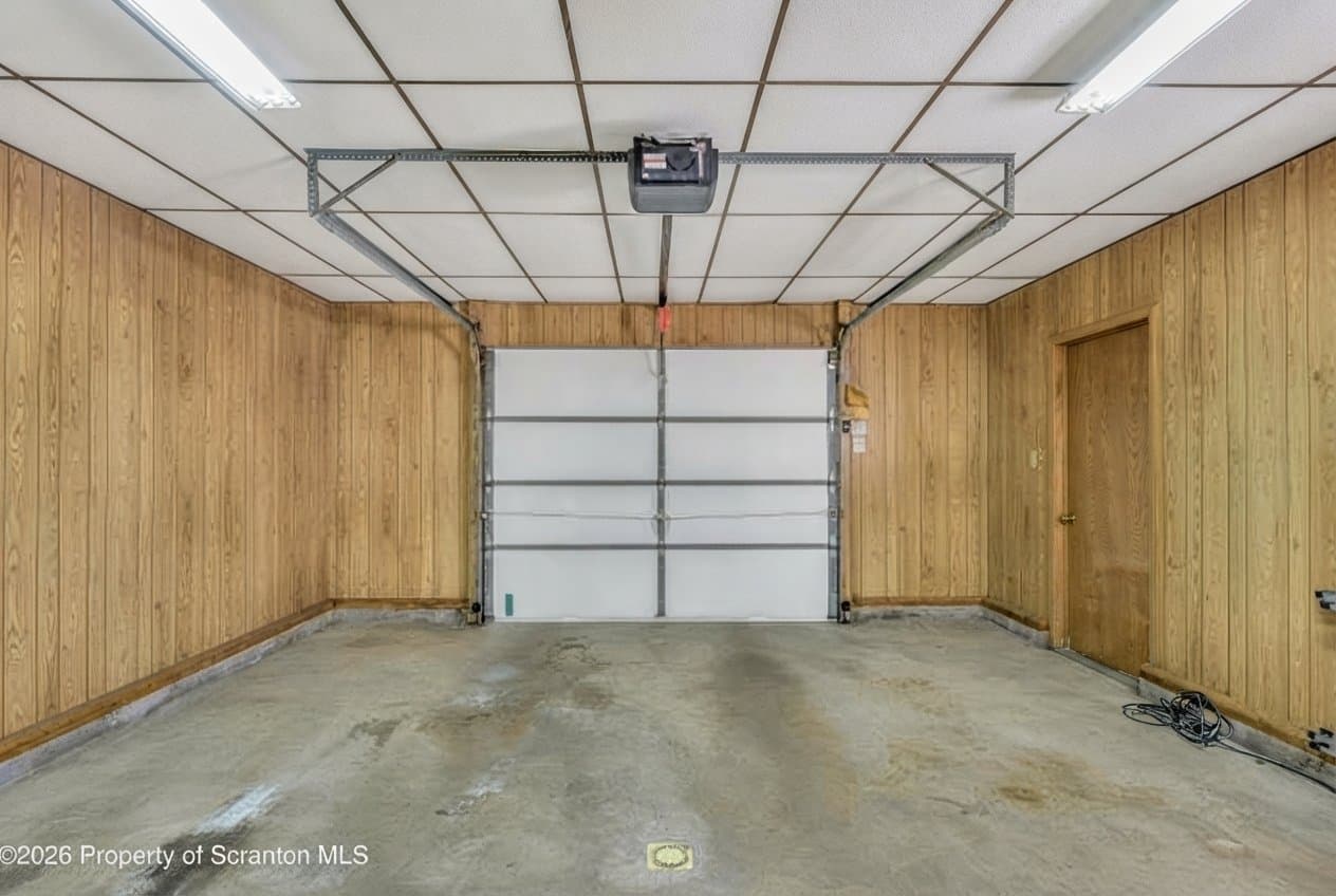Peckville House: 105 Electric St