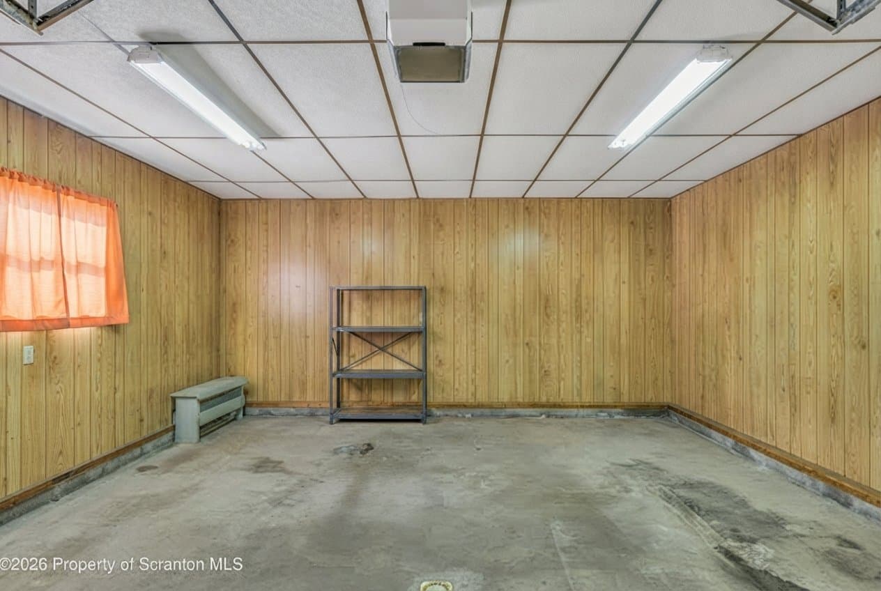 Peckville House: 105 Electric St