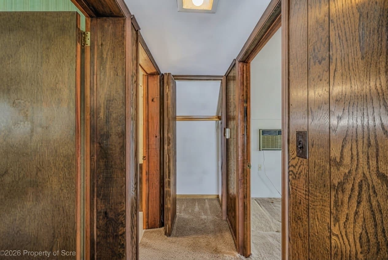 Peckville House: 105 Electric St