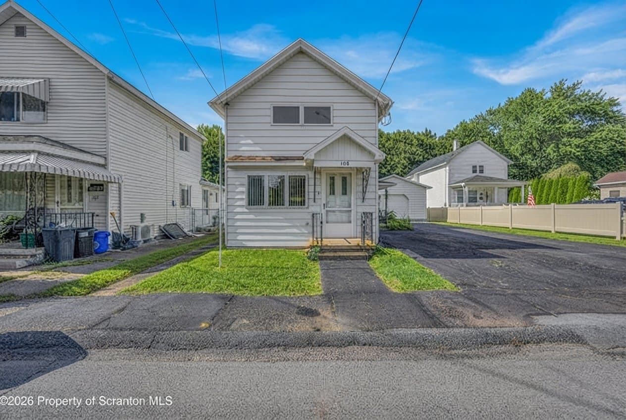Peckville House: 105 Electric St