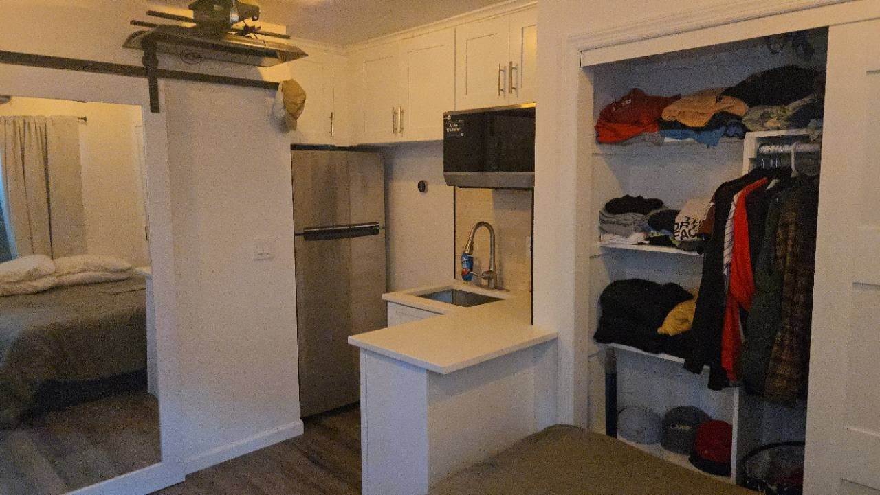 Greenlawn House: 40 Derby Avenue