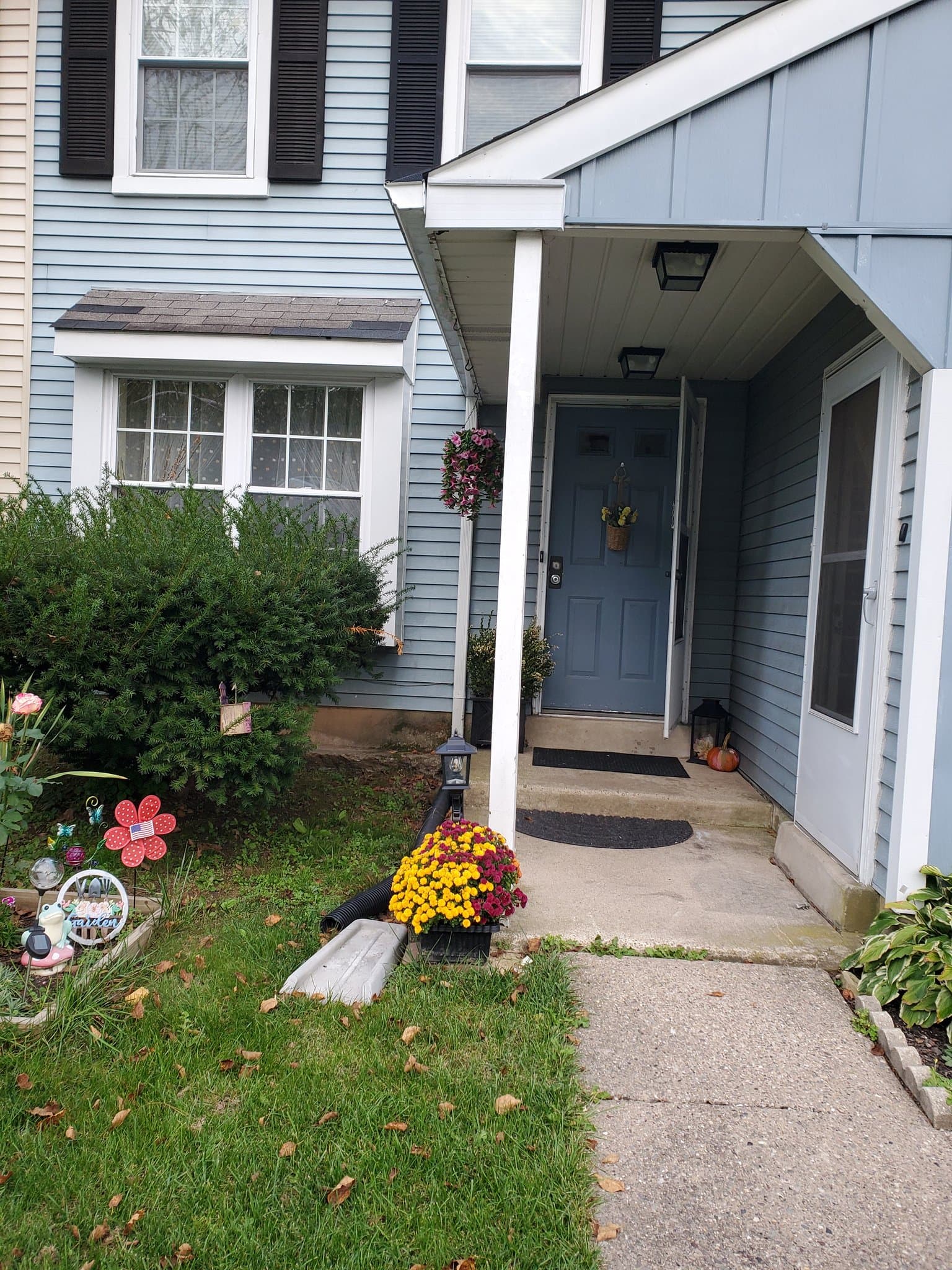 Yardley Townhome: 1680B Bluebird Dr