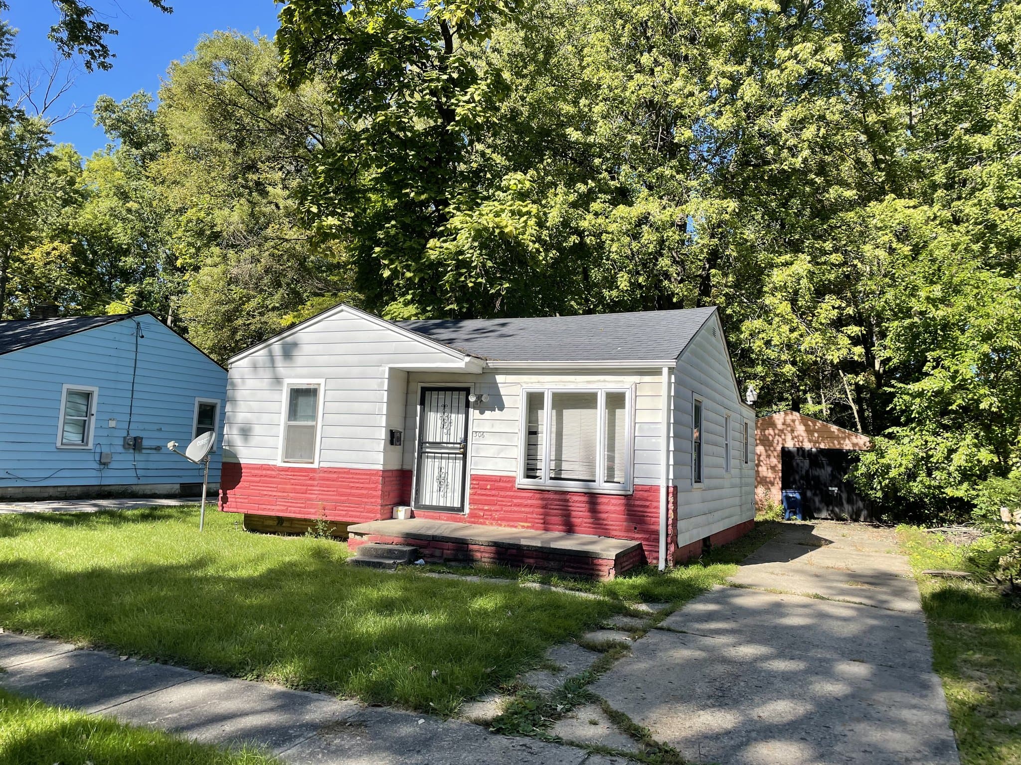 Flint House: 306 W Gracelawn Ave
