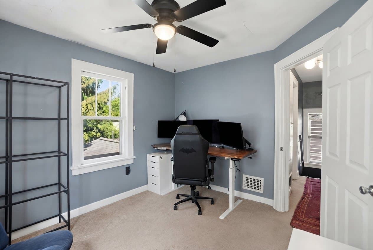 Columbus Single Room: 587 Wiltshire Rd