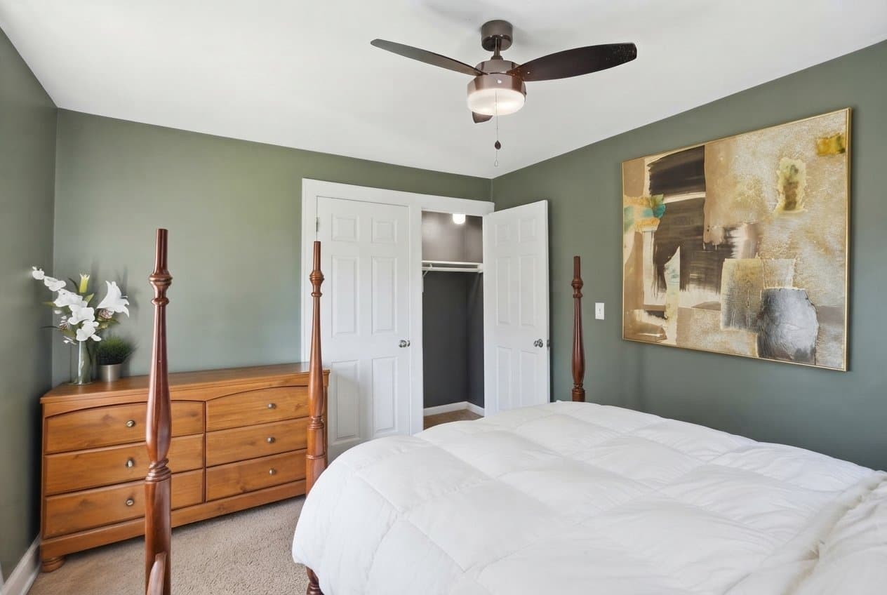 Columbus Single Room: 587 Wiltshire Rd