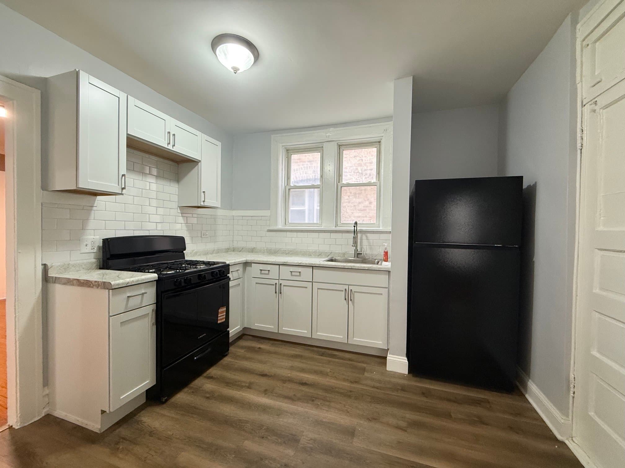 Chicago Apartment: 2843 W Berteau Ave