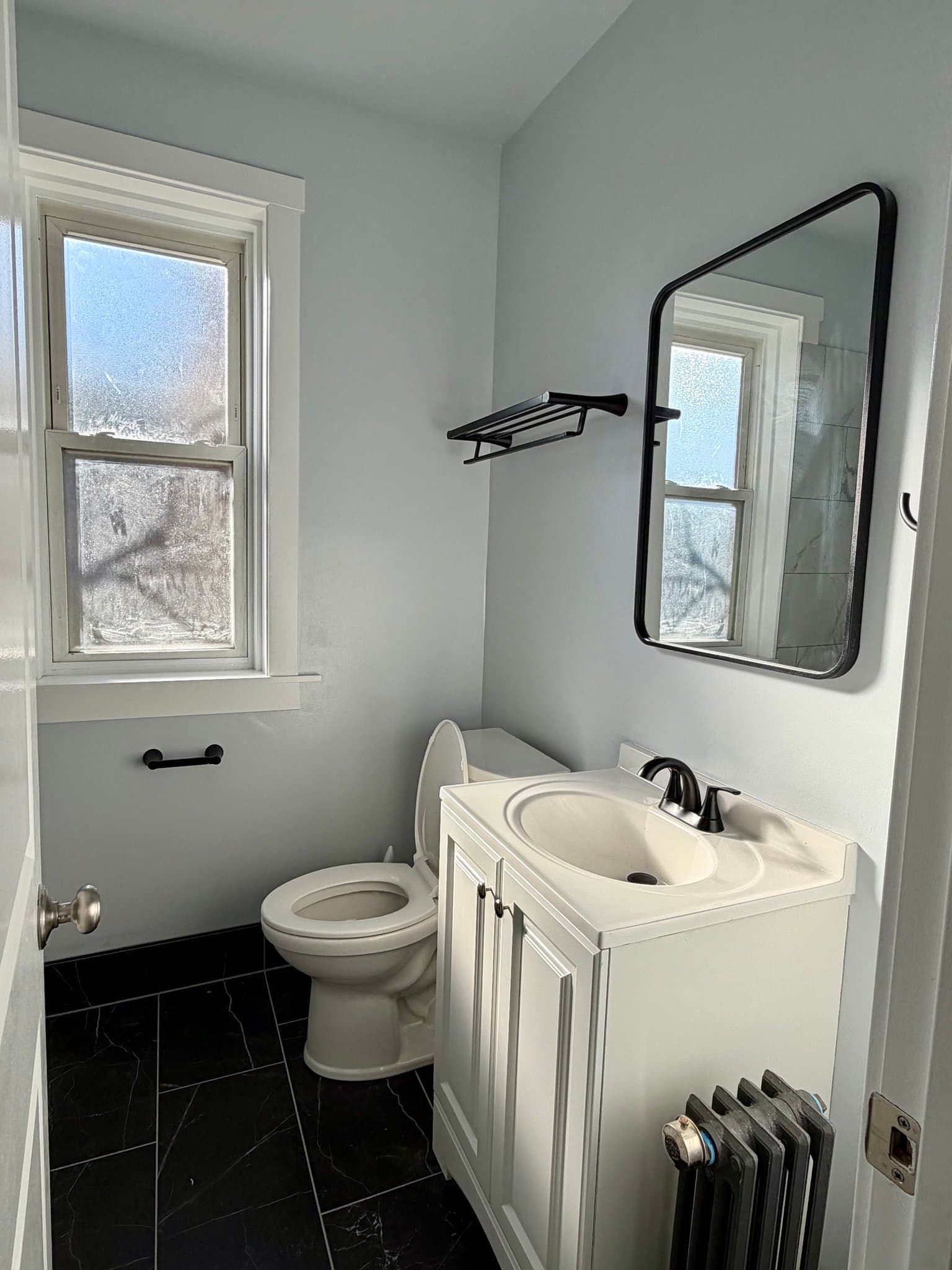 Chicago Apartment: 2843 W Berteau Ave
