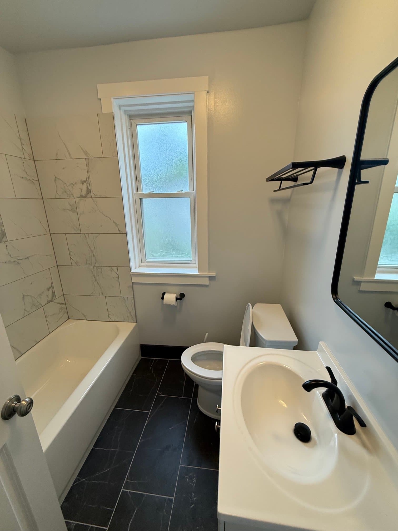 Chicago Apartment: 2843 W Berteau Ave