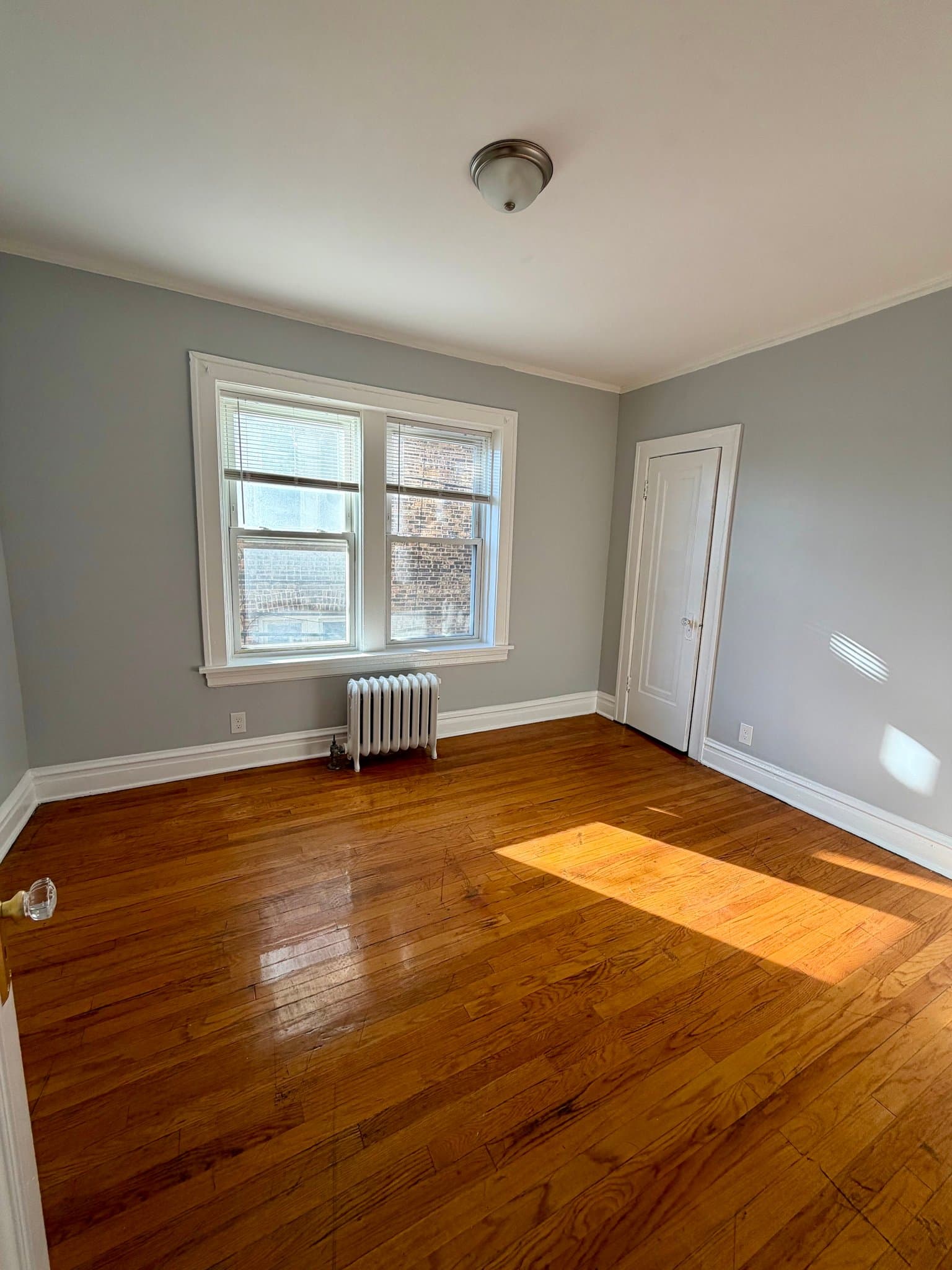 Chicago Apartment: 2843 W Berteau Ave