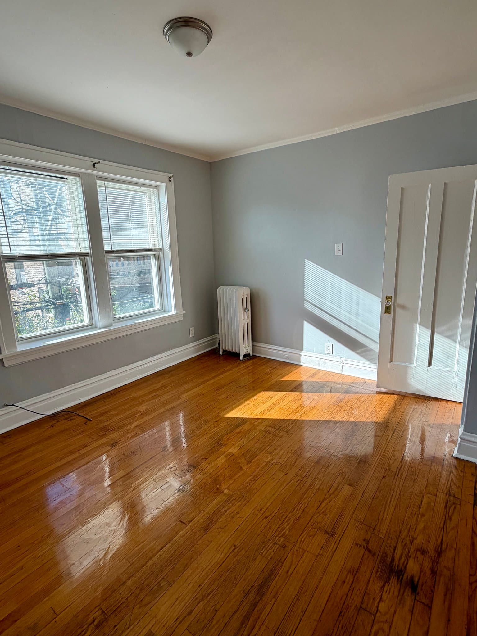 Chicago Apartment: 2843 W Berteau Ave
