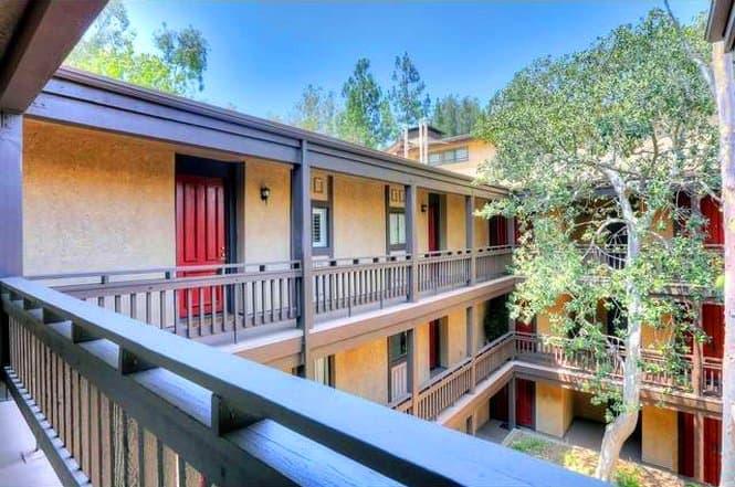 Hollywood Hills Single Room: 3480 Barham Blvd