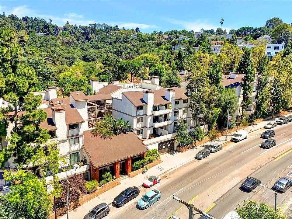 Hollywood Hills Single Room: 3480 Barham Blvd