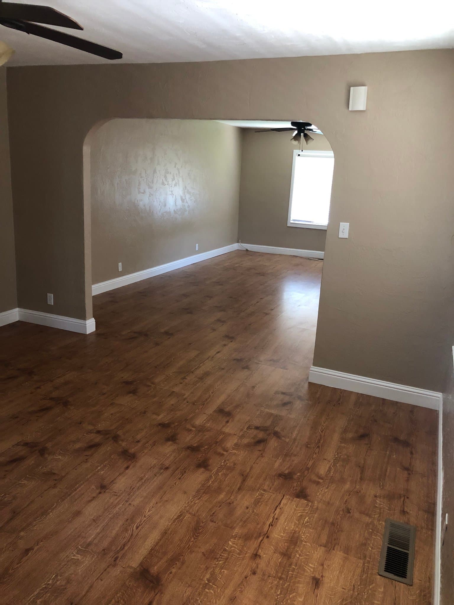 Oakdale House: 9347 Warnerville Rd