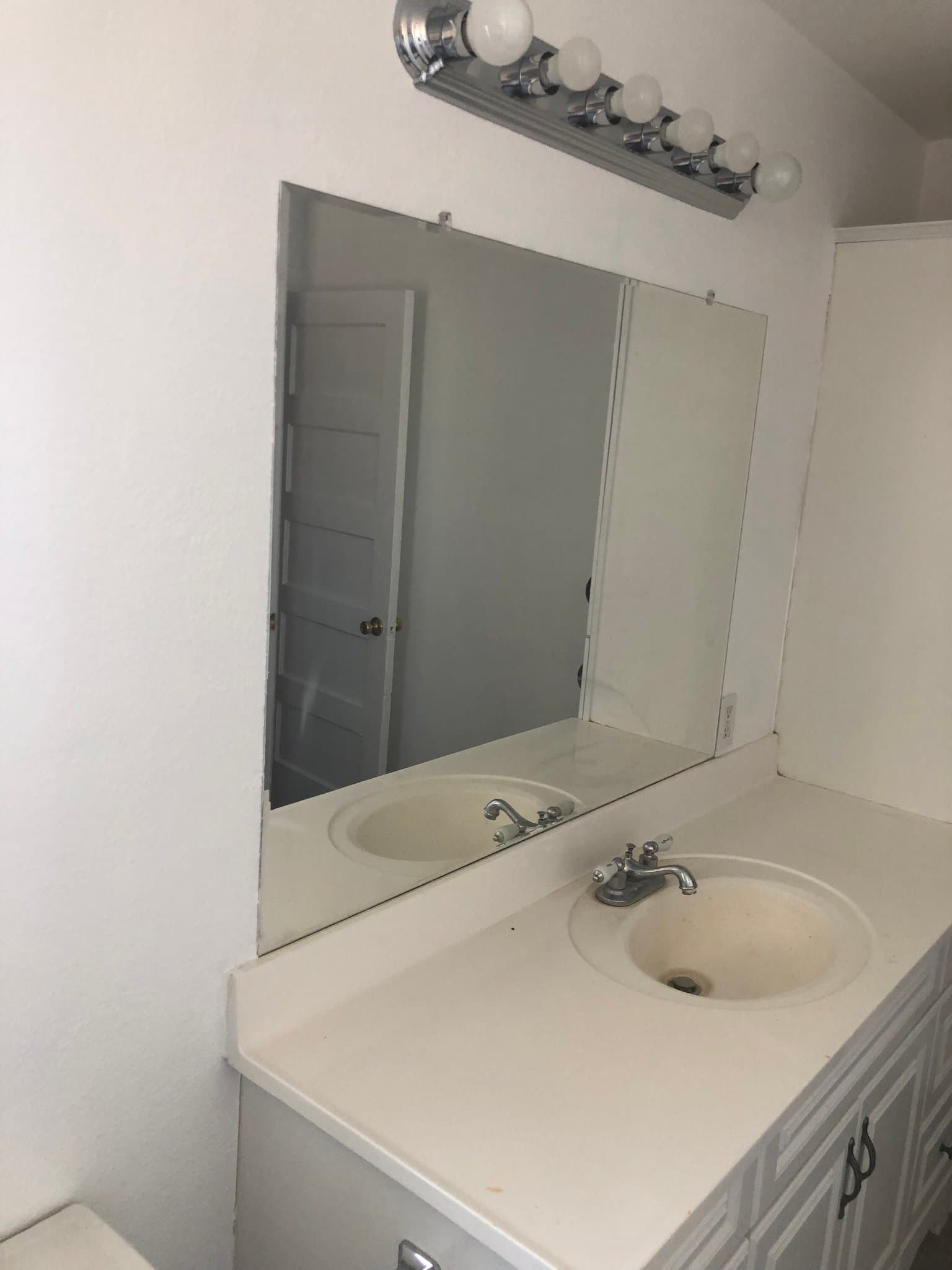 Oakdale House: 9347 Warnerville Rd
