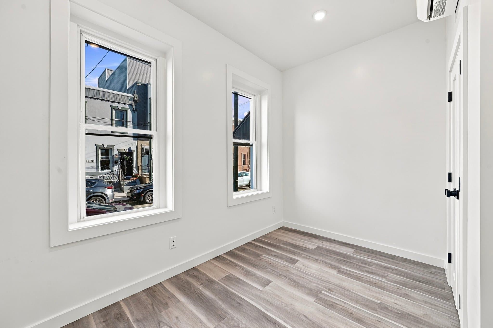 Philadelphia Apartment: 2130 Tasker St, Philadelphia, PA 19145