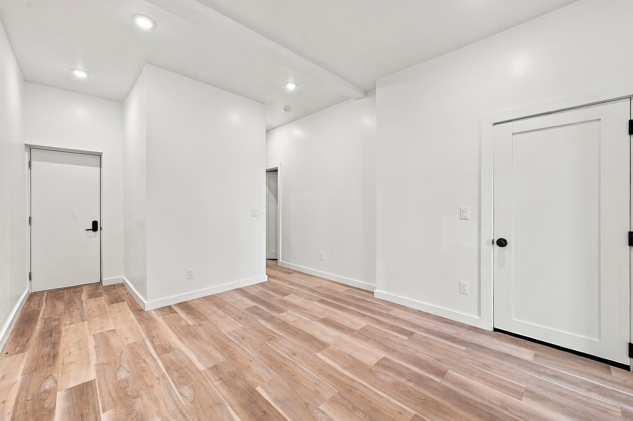 Philadelphia Apartment: 2130 Tasker St, Philadelphia, PA 19145