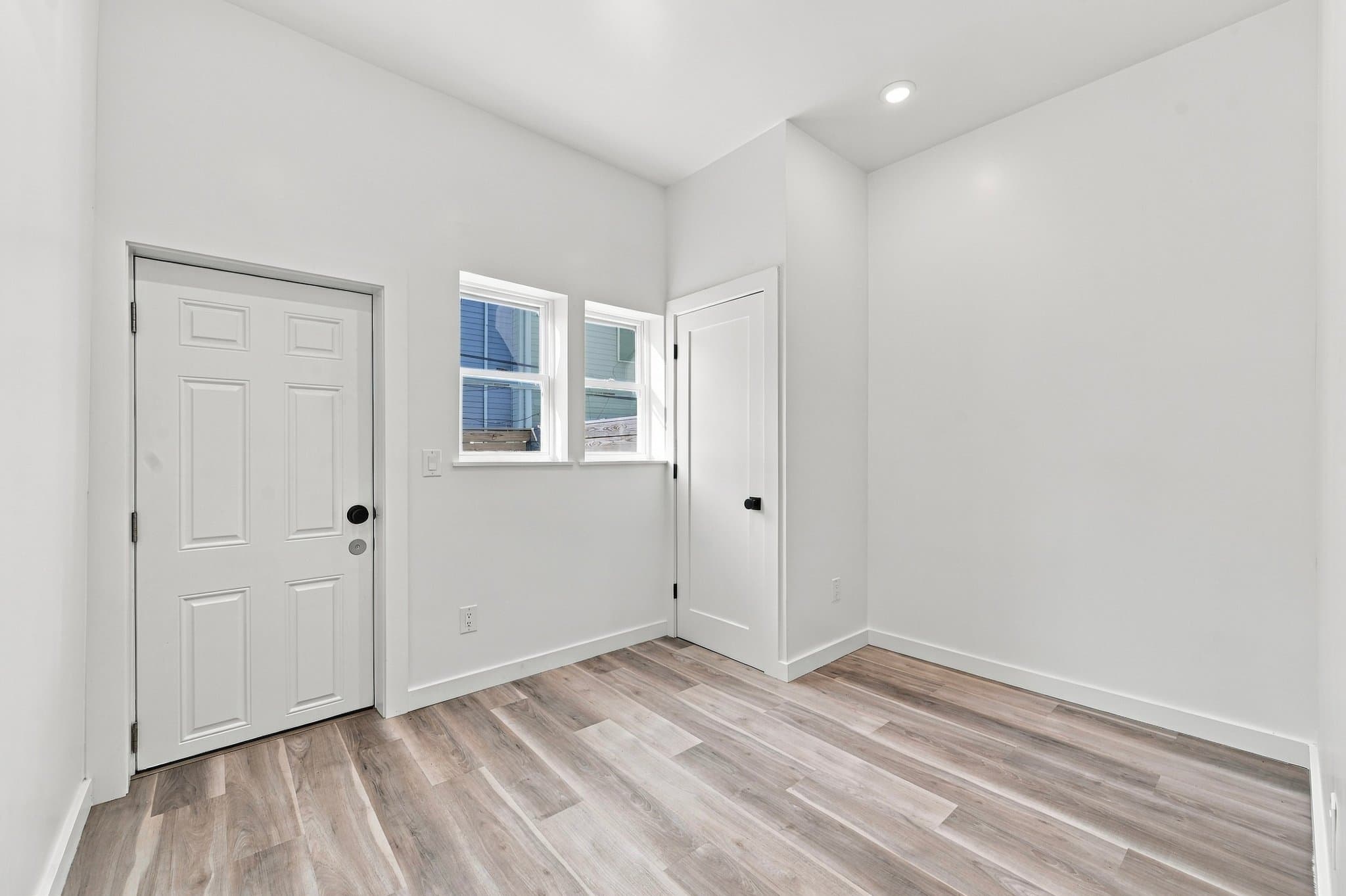 Philadelphia Apartment: 2130 Tasker St, Philadelphia, PA 19145