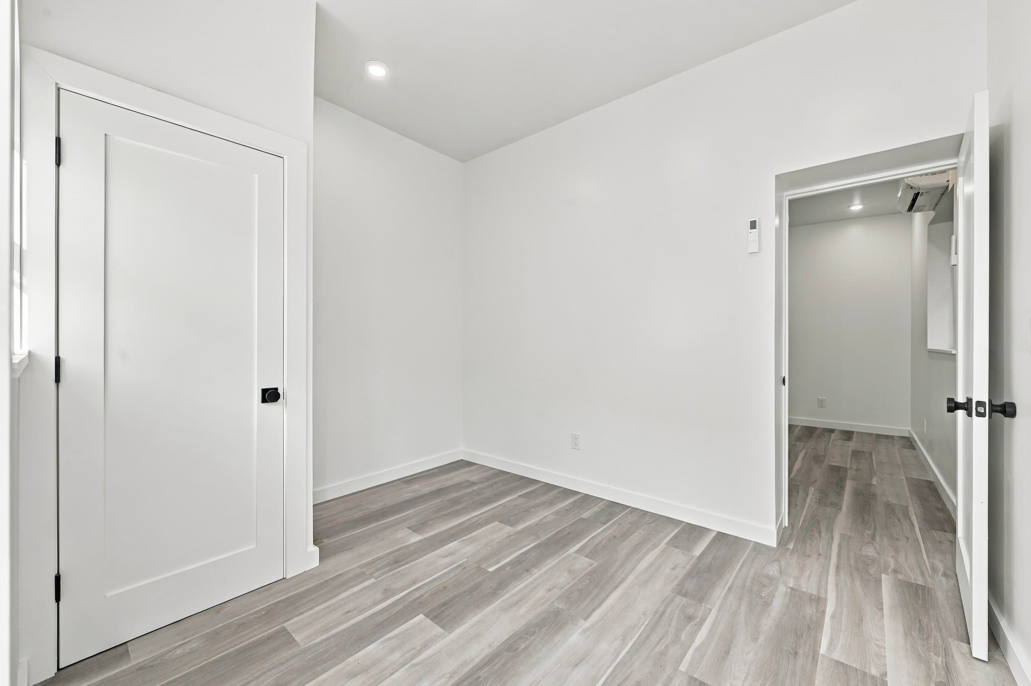 Philadelphia Apartment: 2130 Tasker St, Philadelphia, PA 19145