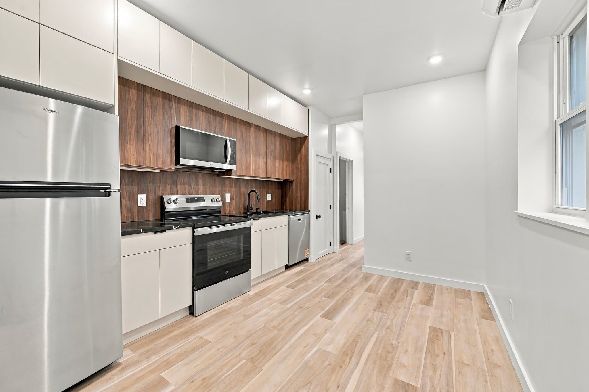 Philadelphia Apartment: 2130 Tasker St, Philadelphia, PA 19145