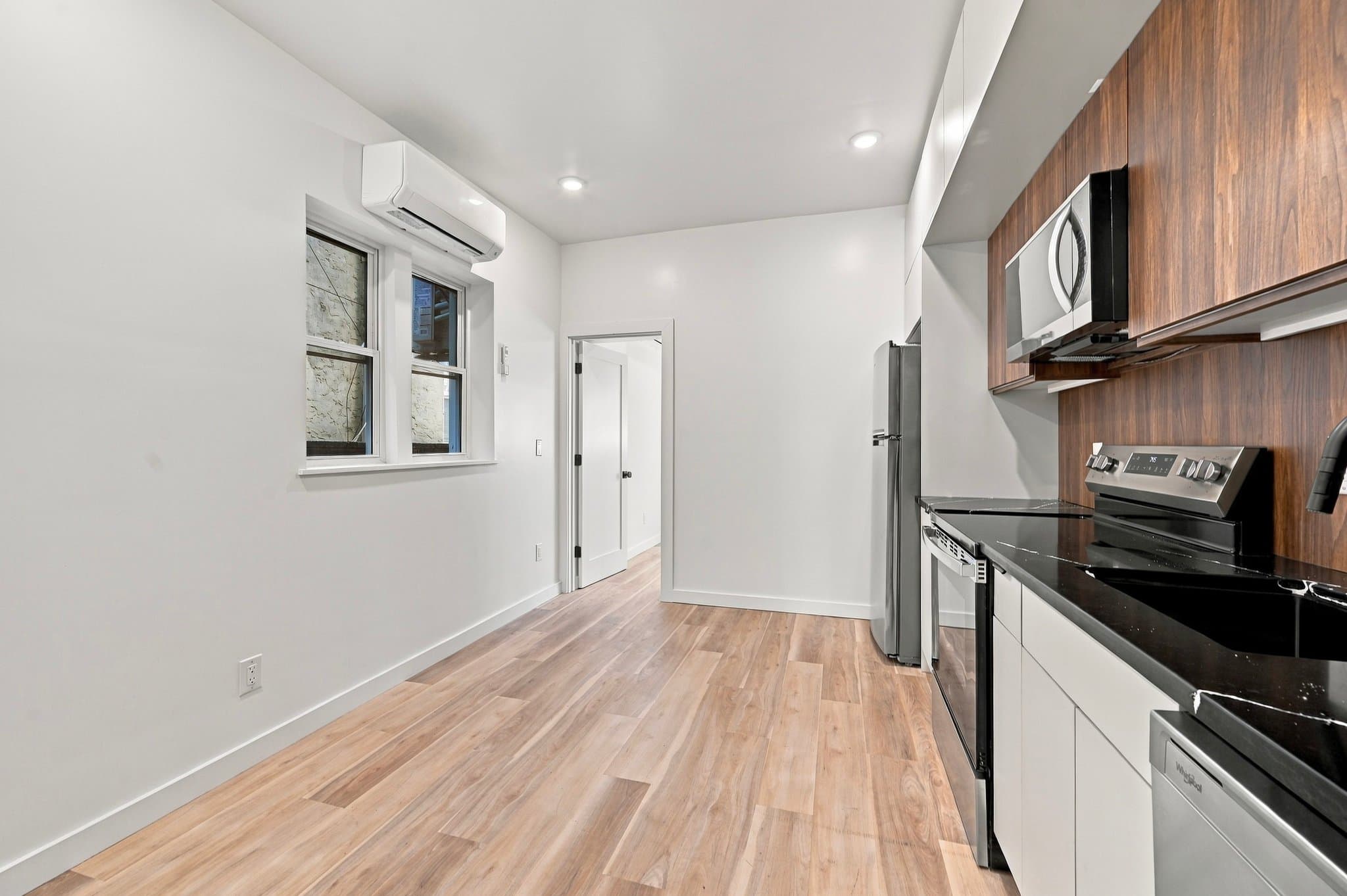 Philadelphia Apartment: 2130 Tasker St, Philadelphia, PA 19145