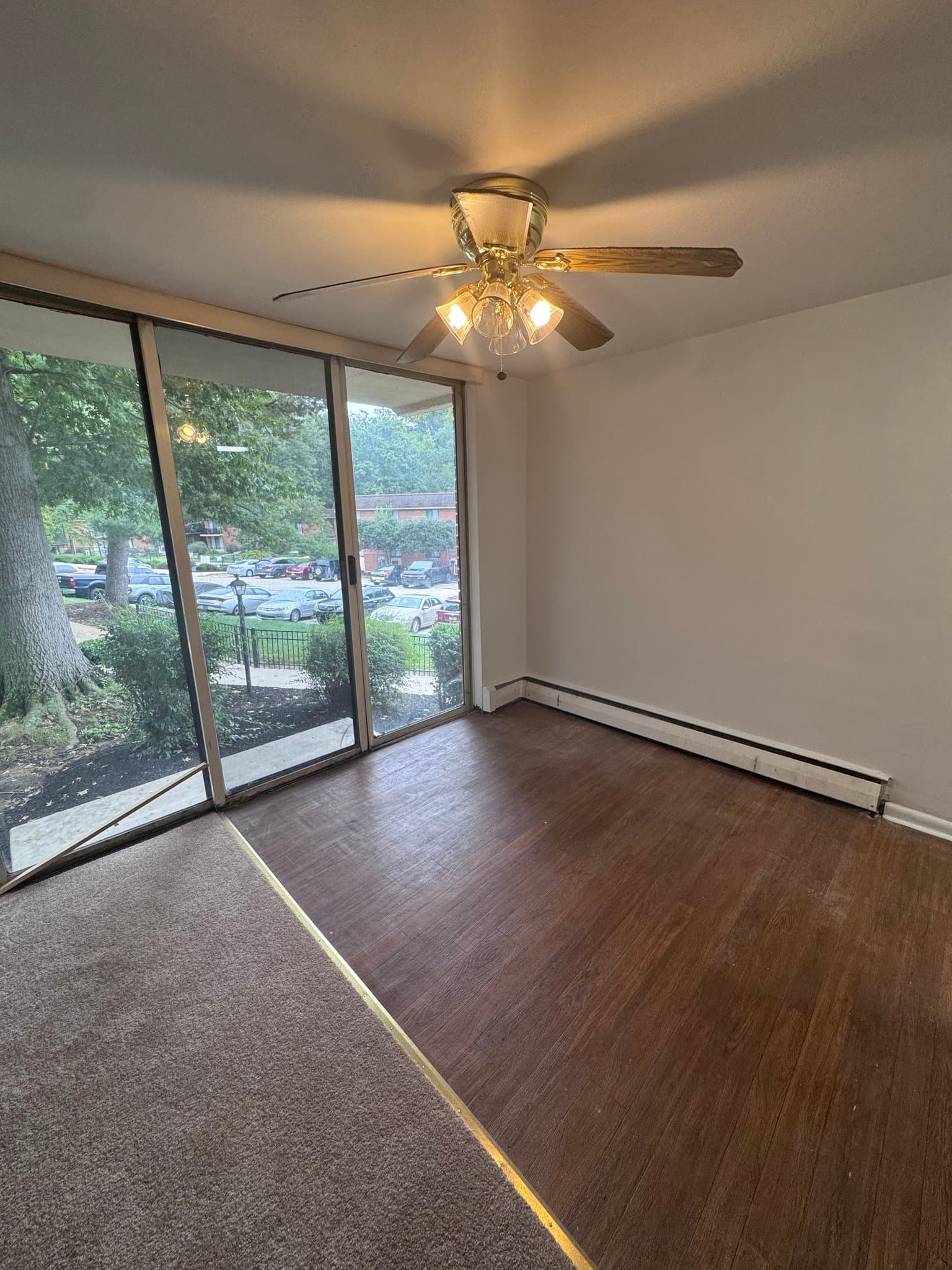 Glenolden Condo: 100 E Glenolden Ave