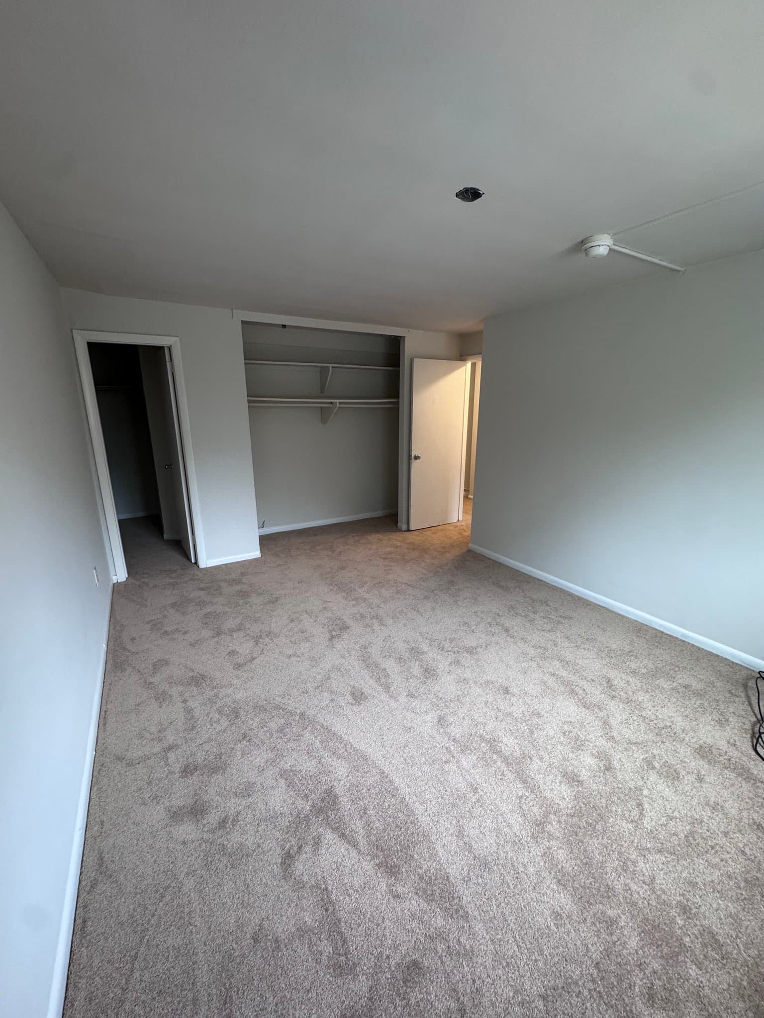 Glenolden Condo: 100 E Glenolden Ave