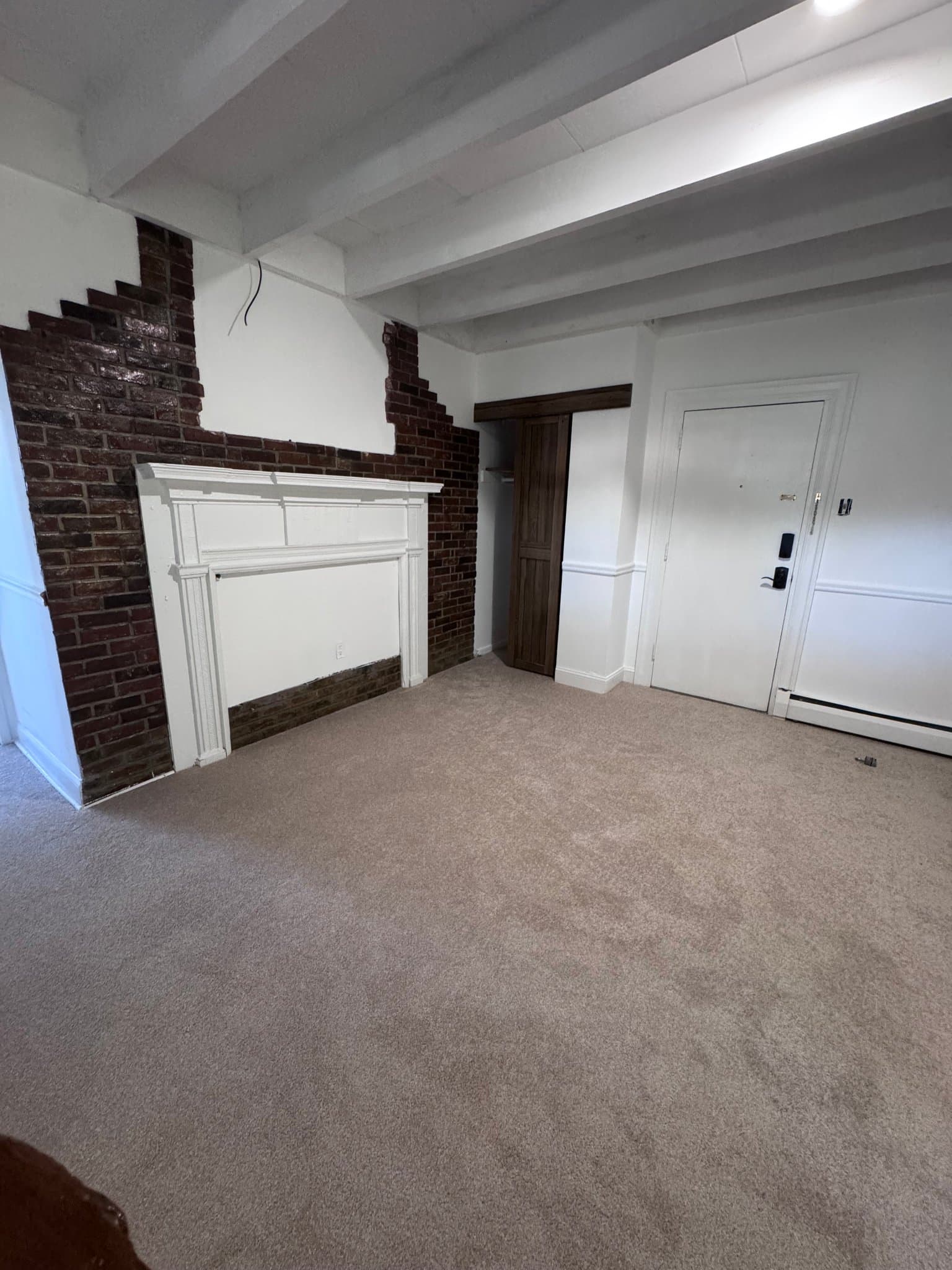 Glenolden Condo: 100 E Glenolden Ave