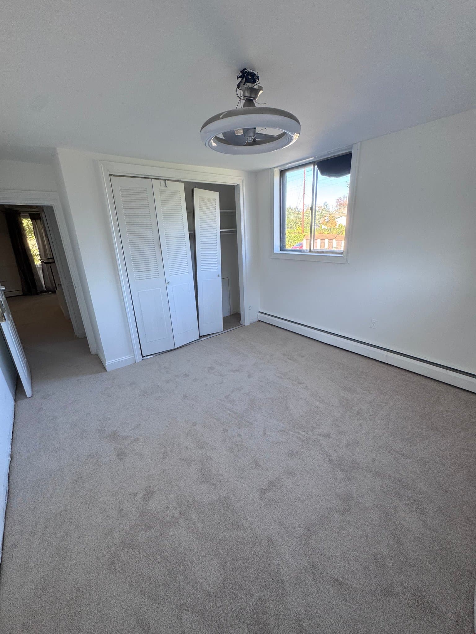Glenolden Condo: 100 E Glenolden Ave