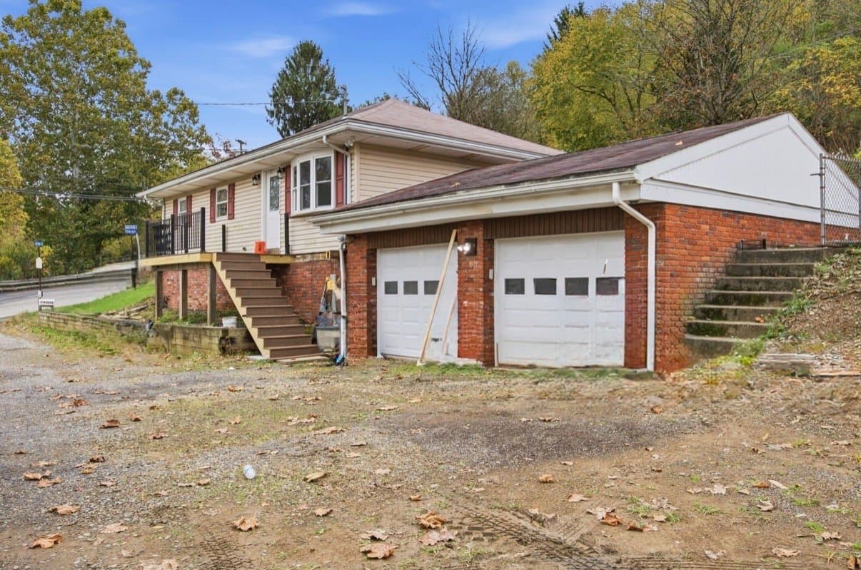 Murrysville House: 3046 Trafford Road