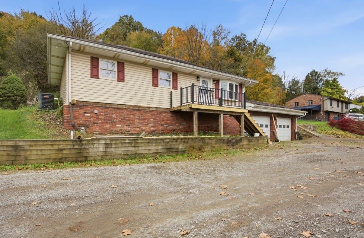 Murrysville House: 3046 Trafford Road