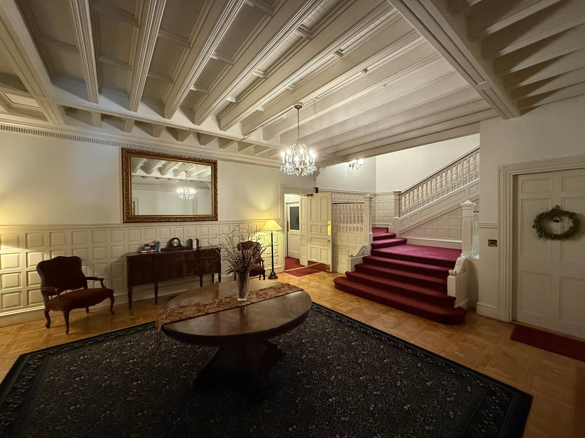 Boston Condo: 261 Commonwealth Ave
