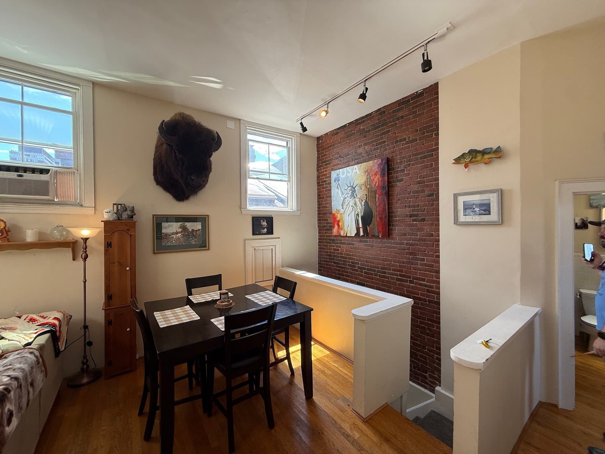 Boston Condo: 261 Commonwealth Ave