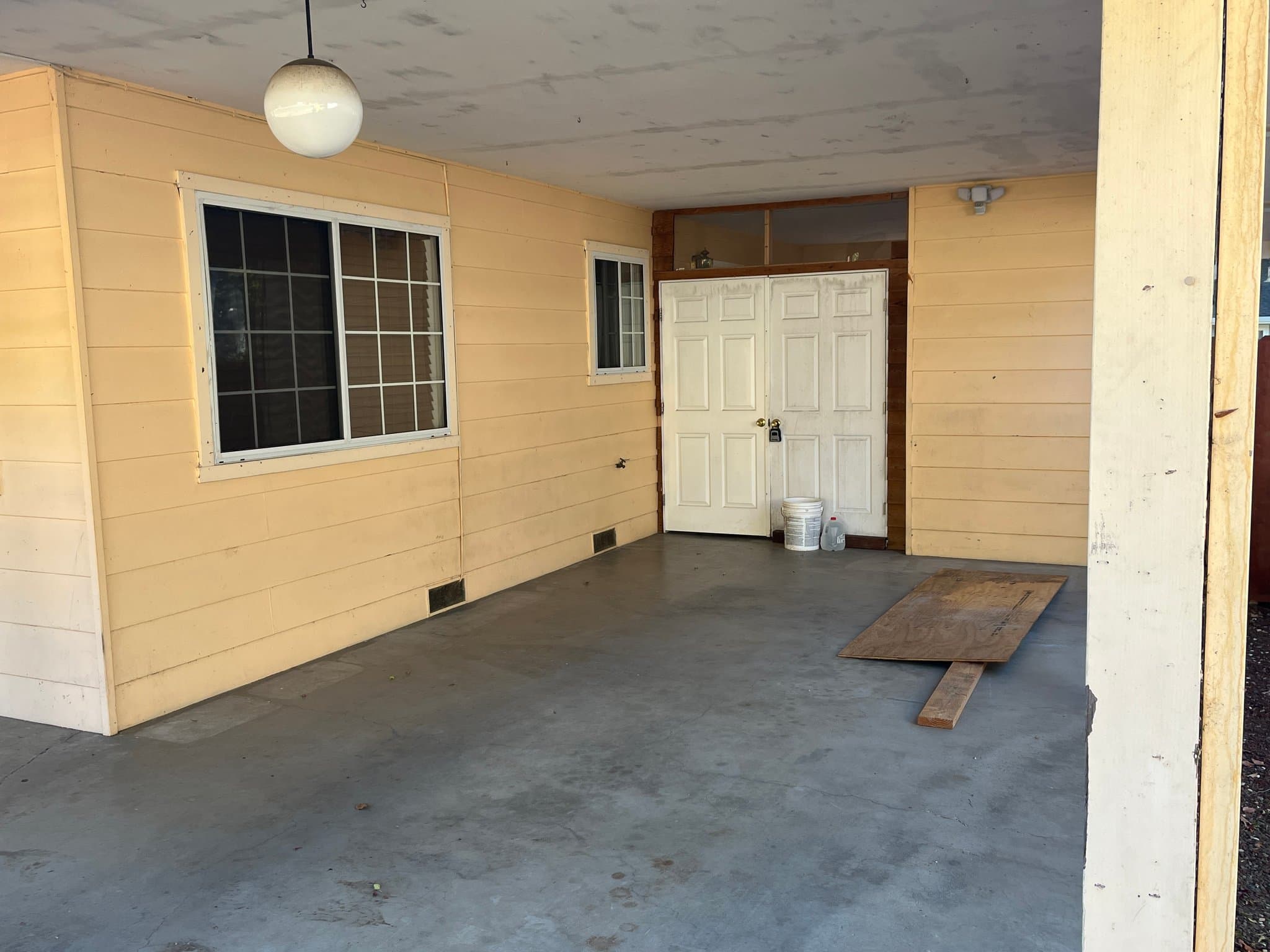 Lakeport House: 675 20th St