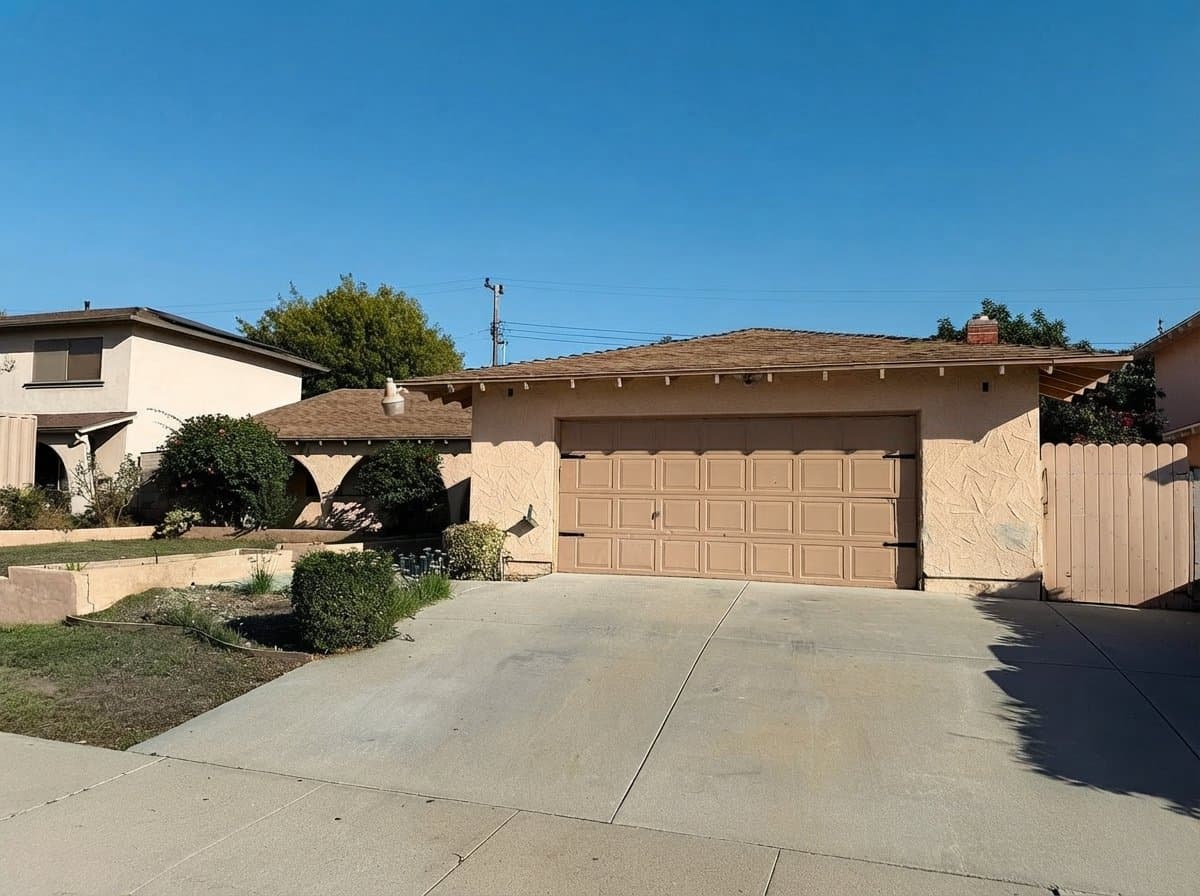 Simi Valley House: 2158 Brentwood St