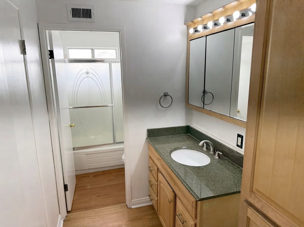 Simi Valley House: 2158 Brentwood St