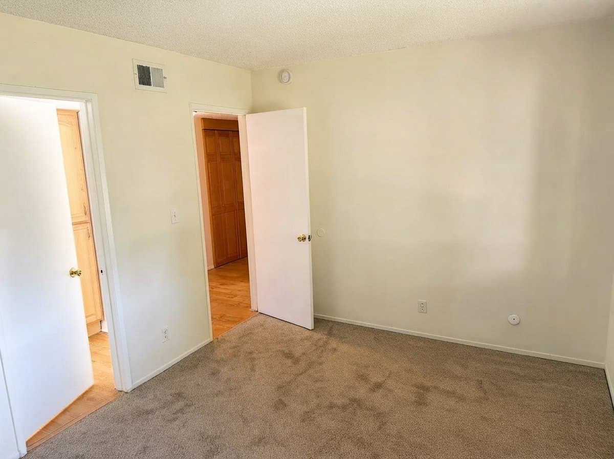 Simi Valley House: 2158 Brentwood St