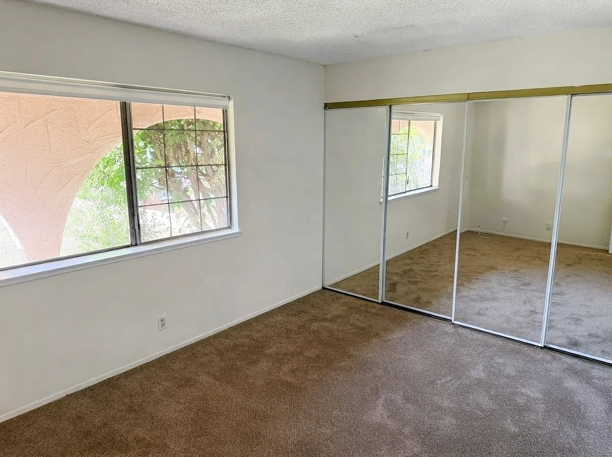 Simi Valley House: 2158 Brentwood St