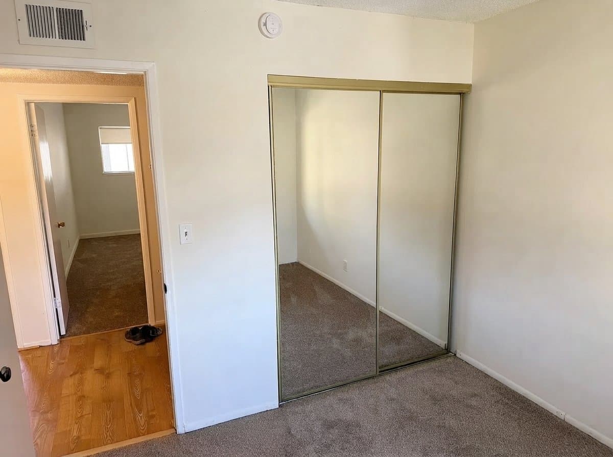 Simi Valley House: 2158 Brentwood St